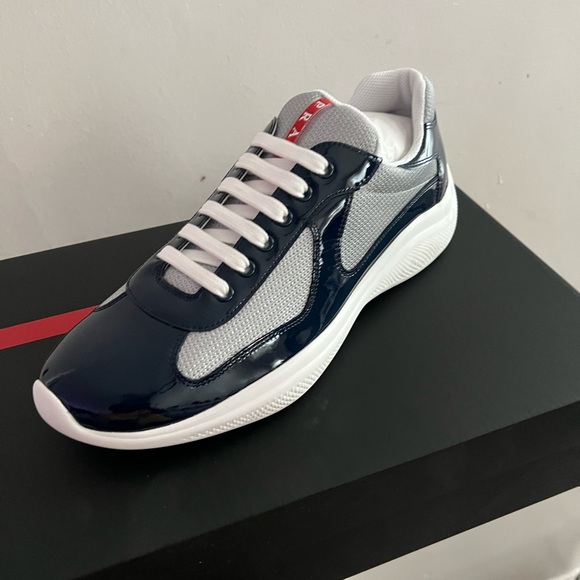 Size 9 Prada asking $850 - Picture 2 of 3